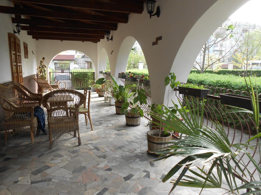 Guest House Marketti Vynohradiv Exterior photo